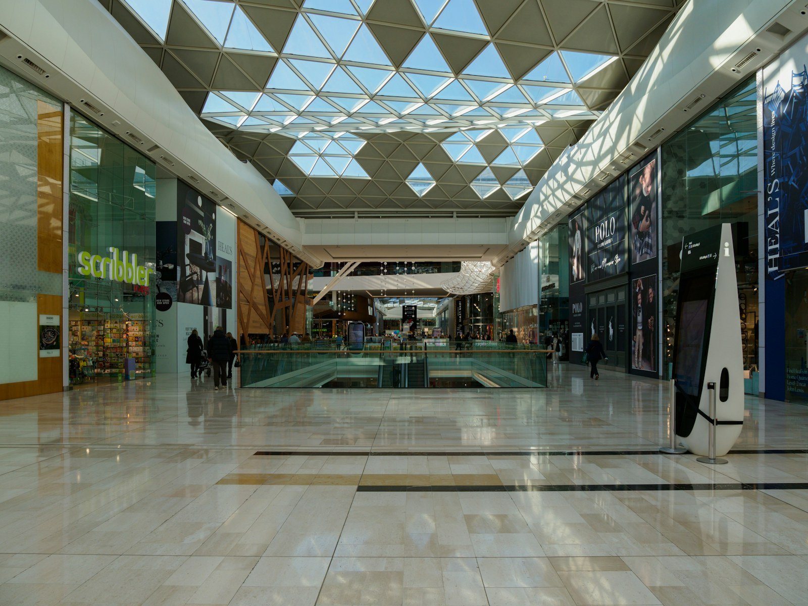 Representative image: a shopping mall with a skylight in the middle